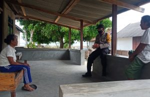 Bhabinkamtibmas Wowonda laksanakan DDS tentang New Normal di Keluarga Ibu Monika Londar