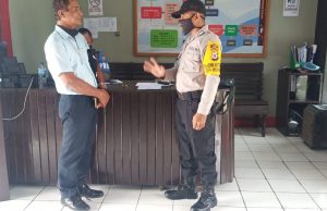 Bhabinkamtibmas Wowonda bantu beri solusi kehilangan surat berharga warga
