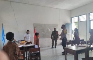 Bhabinkamtibmas Amdasa dan Babinsa Kunjungi SD. Santo Alowisus Amdasa