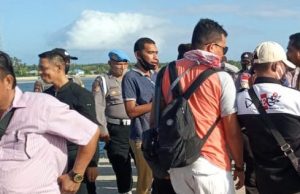Brigpol Y. Latekay Giat Pam Orang dan Kapal Motor di Pelabuhan Tutukratu Desa Adaut