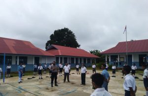 Kanit Bimas Polsek Wertamrian laksanakan kegiatan masa pengenalan lingkungan sekolah dengan mensosialisasikan Adaptasi Kebiasaan Baru