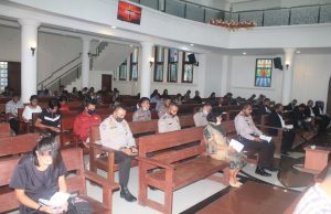 Kapolres MTB ikuti Ibadah Syukuran Perjamuan Kudus dan berikan Pembinaan kepada anggota Sidi baru di Gereja Ebenhaezer Saumlaki