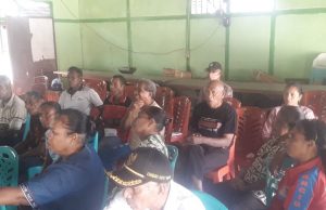 Personil Polsek Nirunmas hadir amankan Giat Rapat Pembahasan APBDes Desa Waturu
