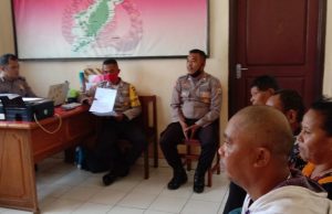 Sat Binmas Polres MTB bersama Bhabinkamtibmas Lauran Giat Problem Solving Permasalahan Upah Kerja Warga Desa Lauran