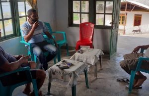 Personil Unit Intelkam Polsek Tanimbar Selatan kordinasikan Isu Sweri lokasi Karantina Terpusat di Desa Kabiarat