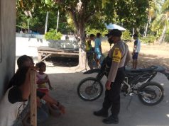 Bhabinkamtibmas Adaut Giat Sambang sampaikan AKB dan Ajak Patuhi Prokes Covid-19