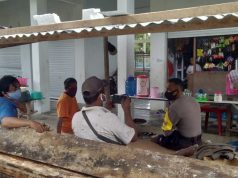 Sambangi Warga, Sampaikan Binluh AKB oleh Bhabinkamtibmas Kabiarat