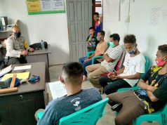 Bhabinkamtibmas Mediasi Persoalan Penganiayaan yang dilakukan Warga Desa Bomaki