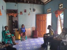 DDS Ke Keluarga Ibu Elda Resimaran, Bhabinkamtibmas Bersama Kanit Binmas Sampaikan Binluh AKB