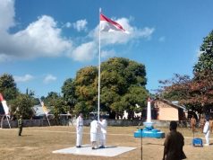 Bhabinkamtibmas Batuputih Amankan Upacara Pengibaran Bendera Merah Putih Peringati HUT RI ke-75 Tahun 2020