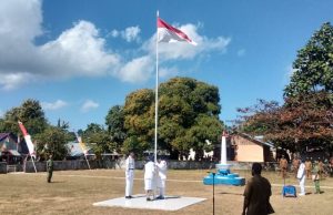 Bhabinkamtibmas Batuputih Amankan Upacara Pengibaran Bendera Merah Putih Peringati HUT RI ke-75 Tahun 2020