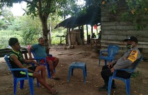 Bhabinkamtibmas Desa persiapan Ilngei Barat Laksanakan Giat DDS ke Keluarga Bapak Agustinus Lolonlun