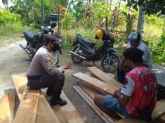 Ikut Mengobrol bersama Warga Bhabinkamtibmas Kabiarat Binluh AKB