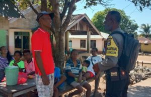 Bhabinkamtibmas Lelingluan Laksanakan Giat Patroli Kepada Warga Desa