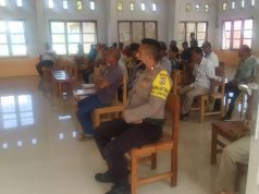 Bhabinkamtibmas Lermatang hadiri amankan Giat Rapat Desa