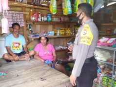 Bhabinkamtibmas Lermatang Sambangi Bapak Oto Batmetan