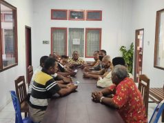 Bhabinkamtibmas Olilit Baru bersama Tokoh Masyarakat Giat Duduk Bacarita Kamtibmas