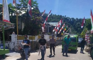 Bhabinkamtibmas Olilit Timur Amankan Lomba RT Bersih dan Sehat