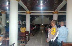 Bhabinkamtibmas Olilit Timur amankan Giat Misa Gereja Ratu Rosario Suci Olilit Timur