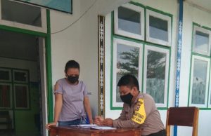 Kunjungi Ibu fany Awear, Bhabinkamtibmas Sangkra Binluh AKB