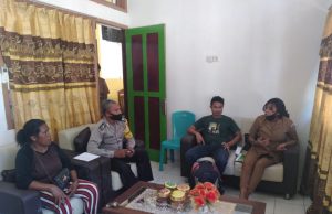 Bhabinkamtibmas Sifnana Sambangi Bapak Stanislaus Sesermudi