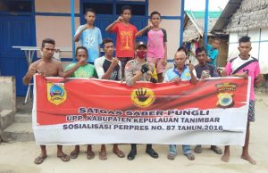 Kegiatan Giat Sosialisasi Satgas Saber Pungli, BBK dan Binluh AKB Dilaksanakan Bhabinkamtibmas Waturu Kepada Warga Desa Binaan