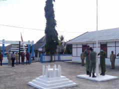 Bhabinkamtibmas Wermatang Ikuti Upacara Pengibaran Bendera Merah Putih Peringati HUT RI ke-75 Tahun 2020