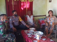 Sinegitas Bhabinkamtibmas Wowonda dan Babinsa dalam Giat Kunjungan kepada Bapak Benyamin Kore