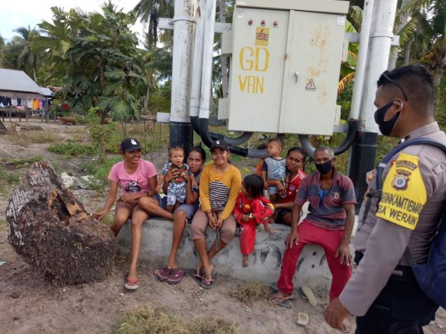 Personil Polsek Selaru Patroli Dialogis Sambangi Warga Sampaikan AKB