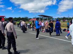 Personil Aman Nusa, Polres MTB dan Gustu Covid-19 KKT Amankan Pelaku Perjalanan dengan Pesawat Wingz