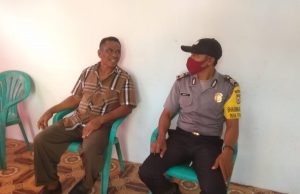 Sambangi Ketua BPD Tutukembong Bhabinkamtibmas Tutukembong Sampaikan Pesan Kamtibmas