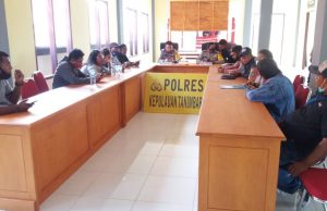 Giat Pertemuan dan Silaturahmi Kapolres Kep. Tanimbar bersama Awak Media