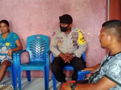 Sambangi Warga, Bhabinkamtibmas Adodo Molu Sampaikan Binluh AKB