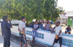 Sambangi Warga Desa, Bhabinkamtibmas Amdasa Sampaikan Arahan Edukasi, Sosialisasi dan Himbauan Protokol Kesehatan Covid-19 dan AKB