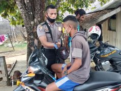Bhabinkamtibmas Batuputih tegur warga yang ugal-ugalan dan berikan tata cara pakai Masker yang benar