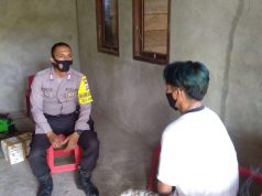 Sambangi Bapak Frans, Bhabinkamtibmas Kabiarat Sampaikan Arahan Tentang Edukasi, Sosialisasi dan Himbauan Pendisiplinan Penerapan Protokol Kesehatan Pencegahan Covid-19