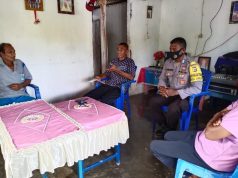 Bhabinkamtibmas Lingat bersama Kasi Pemerintahan Laksanakan Binluh Adaptasi Kebiasaan Baru dan Pemberlakuan Protokol Kesehatan Covid-19