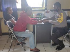 Didampingi Waka Polsek, Bhabinkamtibmas Olilit Baru Giat Mediasi Kasus KDRT Warga