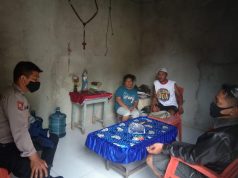 Bhabinkamtibmas Sangliat Krawain Laksanakan Giat DDS ke Rumah Bapak Liberatus Batlayeri