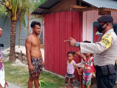 Sambangi Warga Desa, Bhabinkamtibmas Adodo Molu Sampaikan Binluh AKB