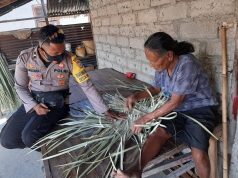 Bhabinkamtimas Werain Kegiatan Edukasi Sosialisasi Dan Pendisiplinan Protokol Kesehatan Covid-19