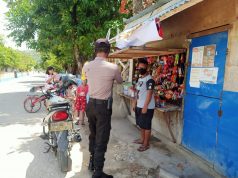 Bhabinkamtibmas Giat Perimbangan Operasi Yustisi Protokol Kesehatan Covid-19 di Desa Lauran