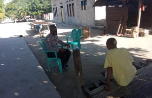 Bhabinkamtibmas Lingat Himbau AKB dan Ingatkan Terkait Protokol Kesehatan Covid-19