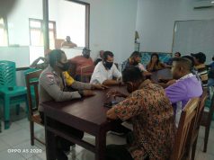 Bhabinkamtibmas Olilit Timur Sosialisasi Protokol Kesehatan dan Binluh AKB