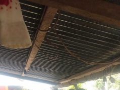 Kunjungi Keluarga Bapak Yosias Yakitduan, Bhabinkamtibmas Wermatang Lakukan Perimbangan Operasi Yustisi pendisiplinan Protokol kesehatan Covid-19