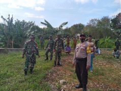 Bhabinkamtibmas Sifnana bersama Babinsa serta Personil TNI/Polri Kab. Kep. Tanimbar Giat Kerja Bakti menyongsong HUT TNI ke-75