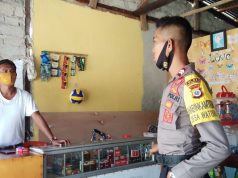 Sambangi Bapak Dolyanes Labobar, Bhabinkamtibmas Waturu Sampaikan Pesan 4M