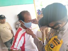 Bhabinkamtibmas Olilit Timur dalam Giat Ops Imbangan Yustisi Gakkum Prokes Covid-19 di Desa