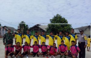 Bhabinkamtibmas Latdalam bersama Babinsa sambangi Pemuda yang baru selesai berolahraga dan sampaikan 4M