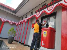 Cegah Penyebaran Corona di lingkungan Polres, Personil Sat Reskrim giat Pemasangan Stiker Ayo Pakai Masker